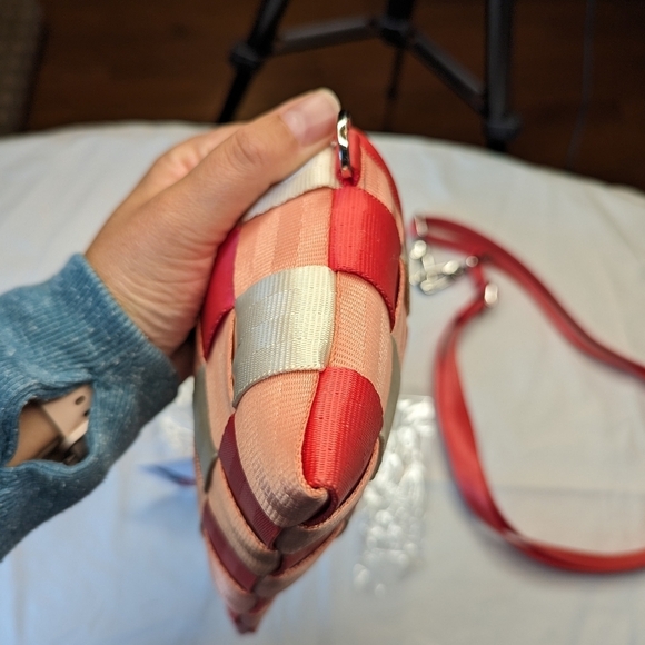 Harvey's Peaches & Cream Hip Pack - Picture 7 of 7